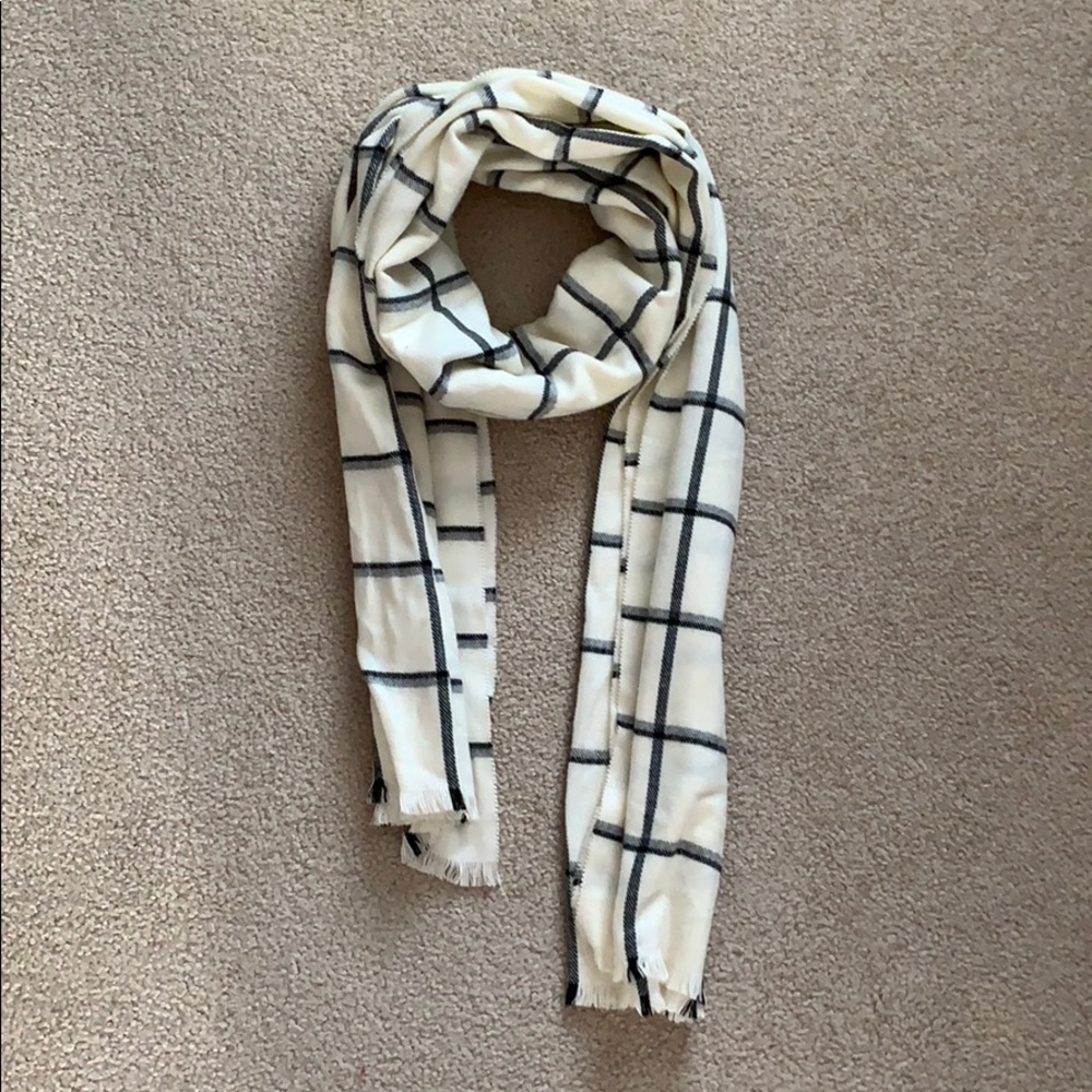 Plaid Flannel Scarf // Cream & Black